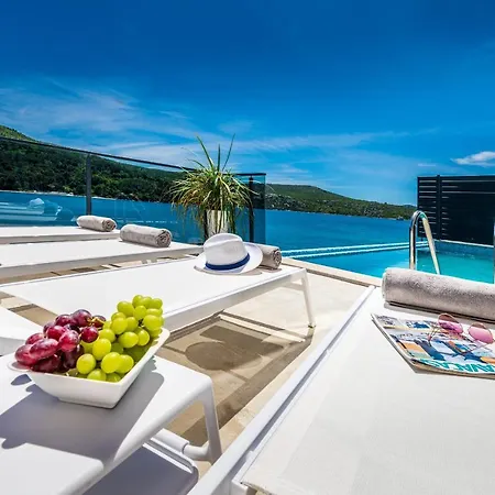 Captivating Belle Riviere Private Infinity Pool Next To The Sea Slano *