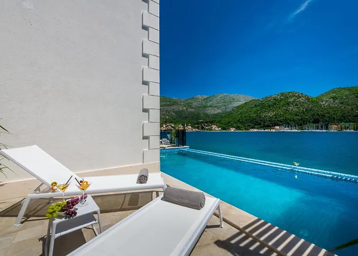 Captivating Belle Riviere Private Infinity Pool *
