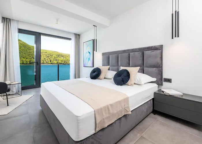 Captivating Belle Riviere Private Infinity Pool *